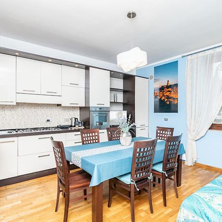 Into The Blu Apartment With Private Parking! เซียนา ภายนอก รูปภาพ