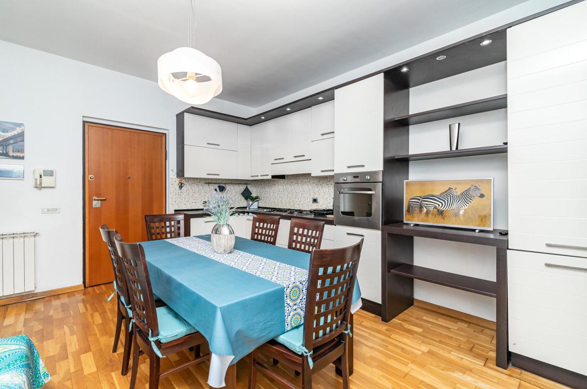 Into The Blu Apartment With Private Parking! เซียนา ภายนอก รูปภาพ